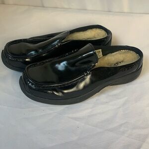 UGG Australia Patent Leather Slip On Flats/Loafers size 8